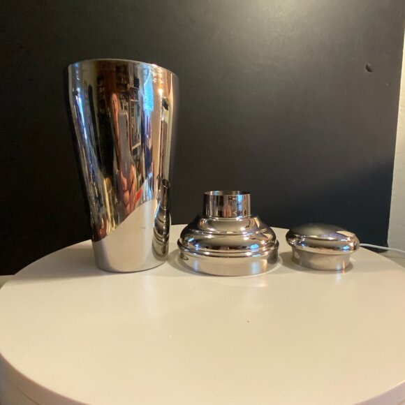 18/10 Stainless Steel Cocktail Shaker – Sleek & Durable Barware - Picture 8 of 8